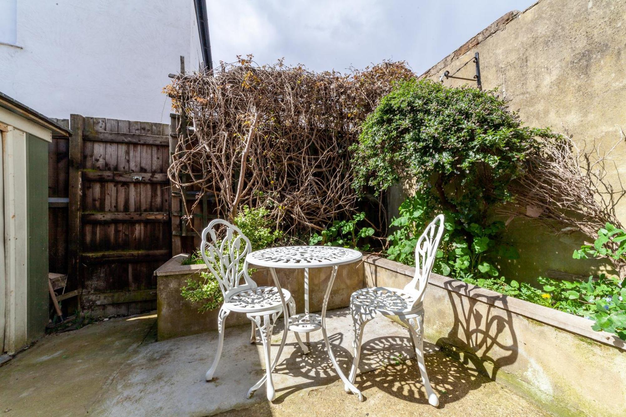 Peaceful 5br House With Garden & Terrace, Se * Londra
