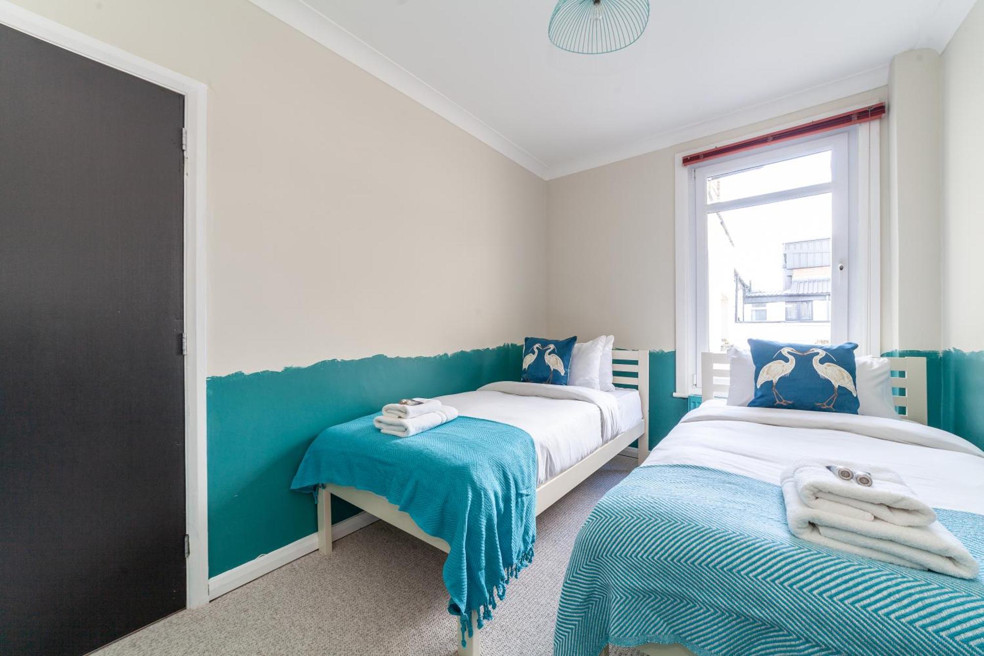 Peaceful 5br House With Garden & Terrace, Se Londra