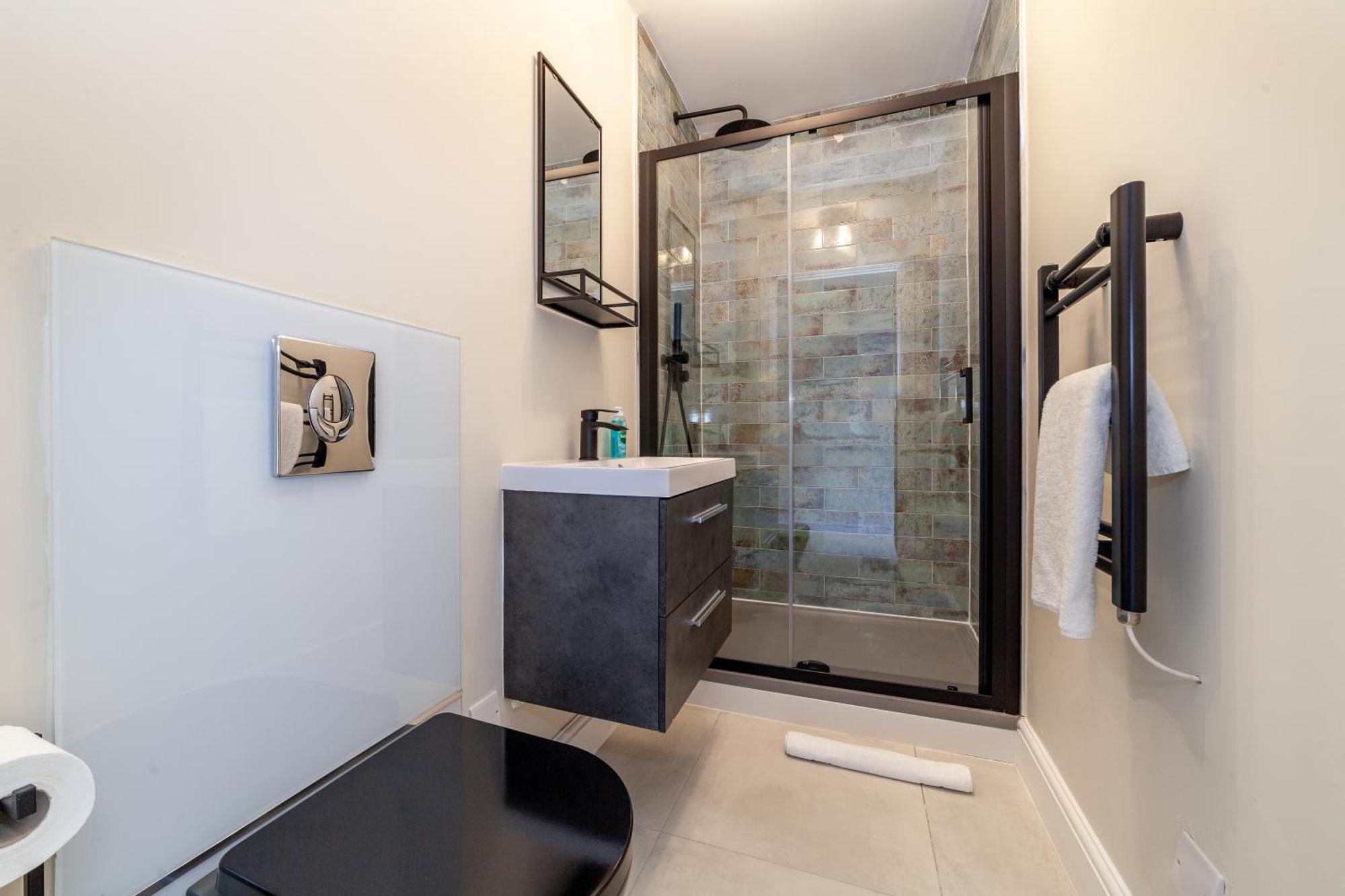 Peaceful 5br House With Garden & Terrace, Se * Londra